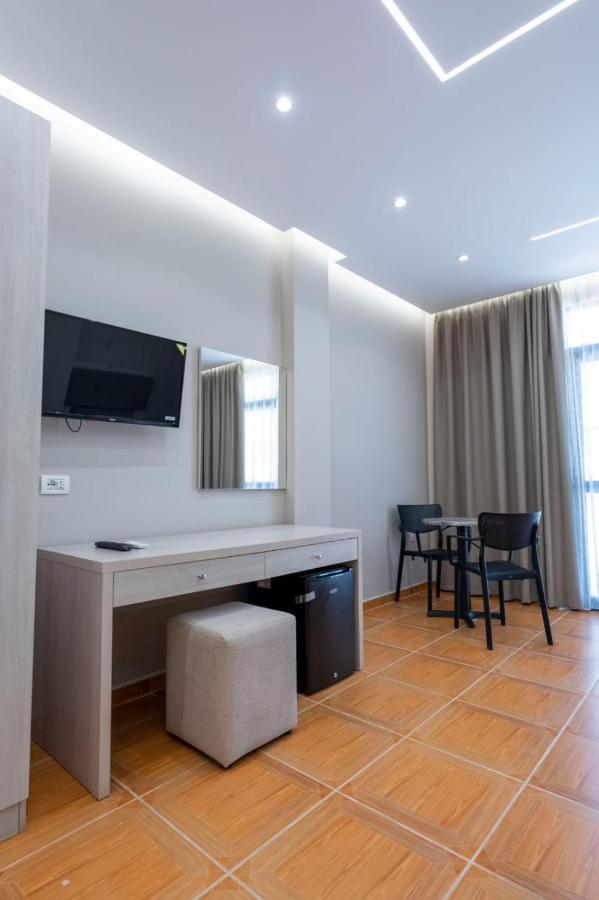 Hotel Miami Beach Golem (Tirana) Exterior foto