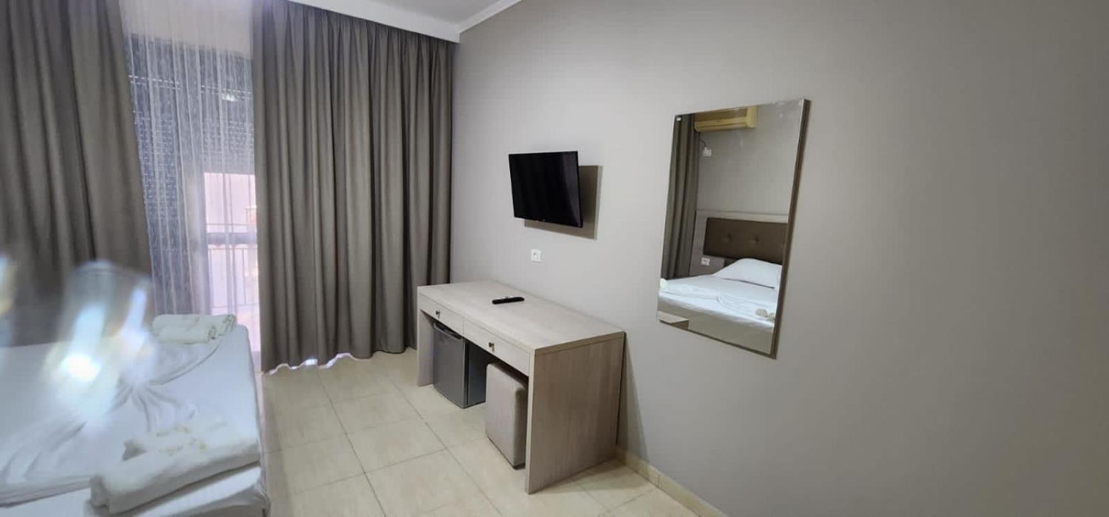 Hotel Miami Beach Golem (Tirana) Exterior foto