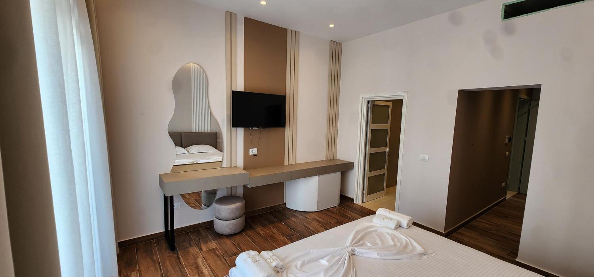 Hotel Miami Beach Golem (Tirana) Quarto foto